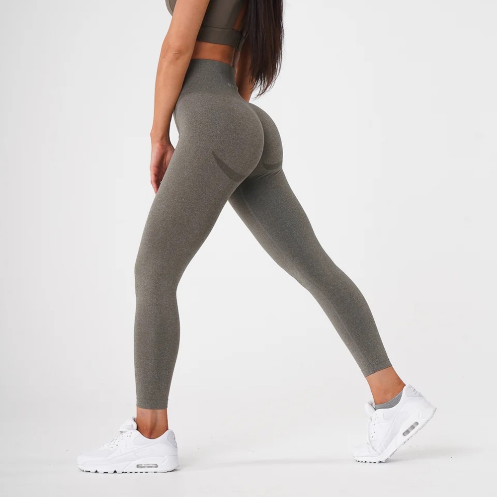 ✨ NVGTN Contour Seamless leggings – Size Extra Small (XS) (Green-gray)✨